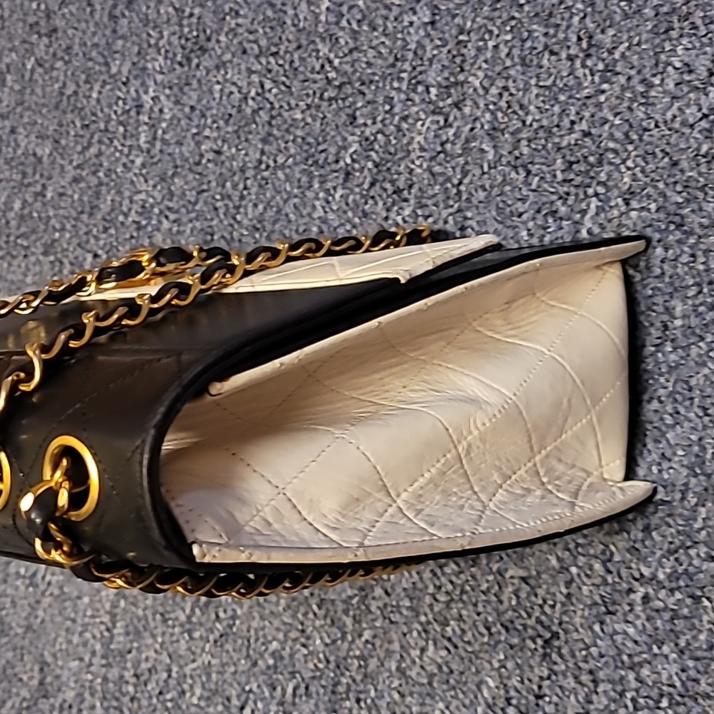 Vintage Chanel Bag - Picture 11 of 12